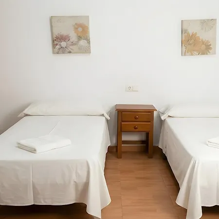 Tranquilos Conil Facil Aparcamiento Con Patio Interior Solo Capetamos Familias Y Parejas *